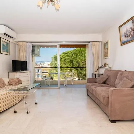 Cosy Center Beaches Shopping And Congresses Live In Merle Appartamento