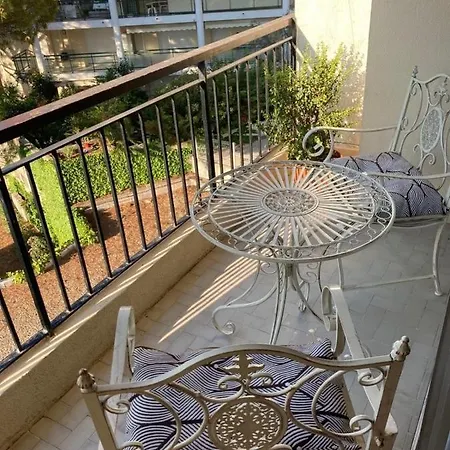 Cosy Center Beaches Shopping And Congresses Live In Merle