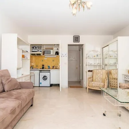 Cosy Center Beaches Shopping And Congresses Live In Merle